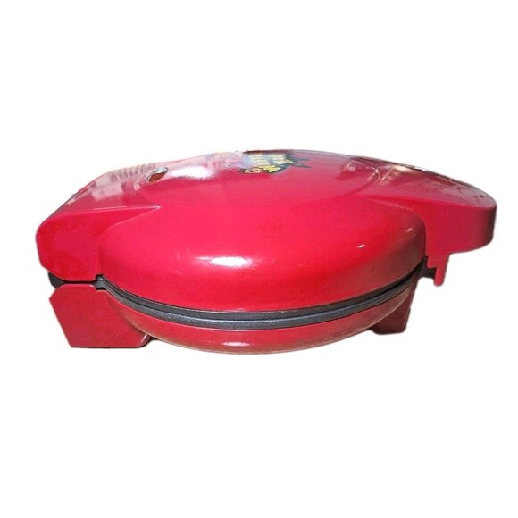 Waffle Zoo Animal Waffle Maker FS-65A – Elephant, Giraffe & Lion Shapes – Red – - Picture 2 of 6